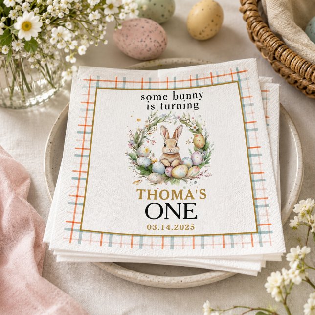 Guardanapo De Papel Algum coelho de Páscoa está fazendo um 1º aniversá (Some easter Bunny Is Turning one 1st birthday Napkins)