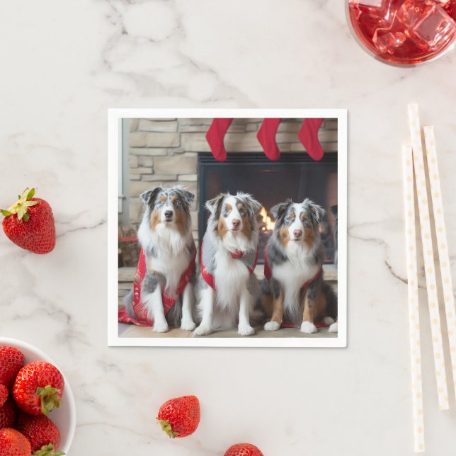 Guardanapo De Papel Australian Shepherd Perto da Lareira Natal (Insitu)