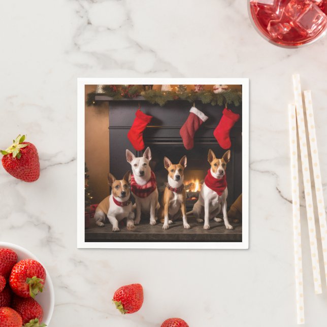 Guardanapo De Papel Basenji em frente à Lareira Natal (Insitu)