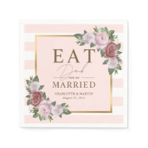 Bebida Dourada e Casamento Floral