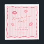 Guardanapo De Papel Beijo Rosa Moderno Adeus à Senhorita Chá de Noiva<br><div class="desc">Design de guardanapo de despedida de solteira ou chá de noiva "Kiss the Miss Goodbye" desenhado à mão e moderno, apresentando elementos originais desenhados à mão. Mostrado aqui em rosa e laranja, mas observe que TODAS as cores de todos os elementos podem ser personalizadas (listras, fundo, lábios beijados, fontes, borda)....</div>