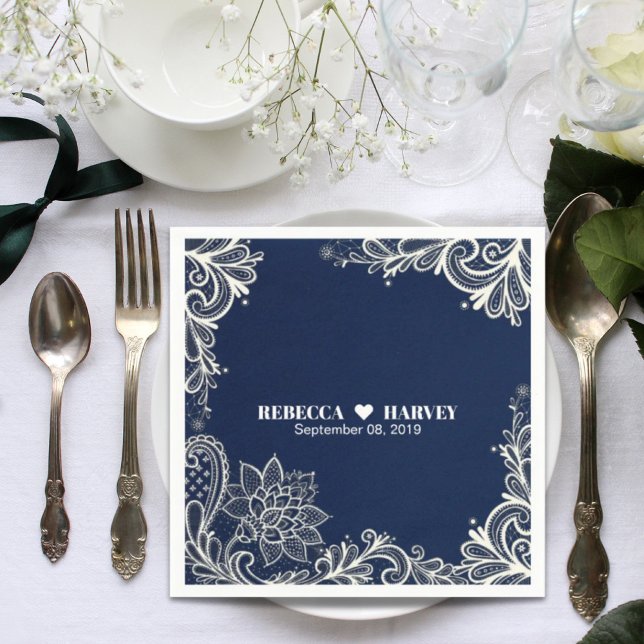 Guardanapo De Papel casamento azul com marinho branco náutico da praia (modern beach nautical white lace navy blue wedding napkins)