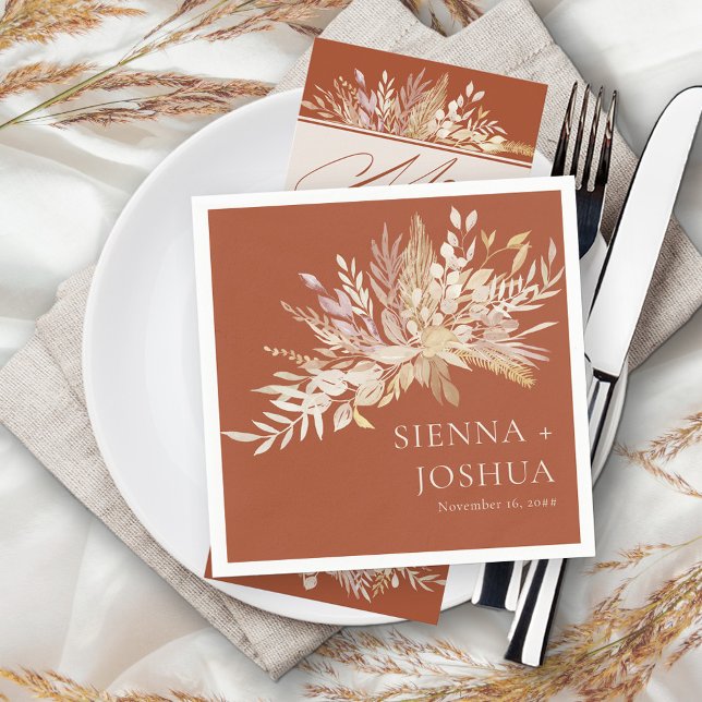 Guardanapo De Papel Casamento Botânico Foliage Duet Terracotta Cream (Terracotta wedding cocktail napkins with bride and groom names and elegant foliage)