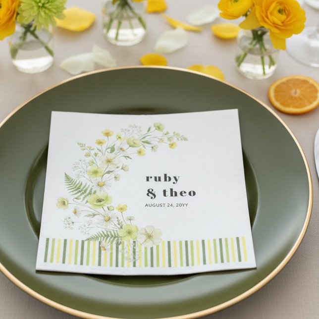 Guardanapo De Papel Casamento com Flores Silvestres Verdes de Citrino  (Wedding dinner napkin from the citrus green wildflower wedding collection by darling & may)