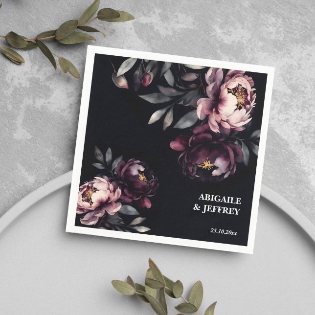 Guardanapo De Papel Casamento personalizado de louças de mesa escuras (Wedding personalized tableware dark moody burgundy peonies template napkins noir themed wedding )
