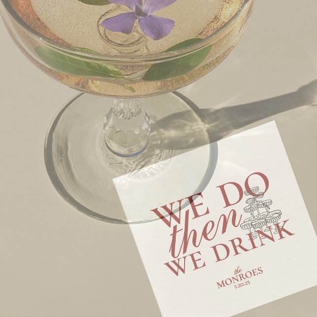 Guardanapo De Papel Casamento Personalizado de Script Vermelho Elegant (Luxury Classic Red Wedding Suite Theme with options to personalize for your special day.)