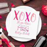 Guardanapo De Papel Chá de panela do Dia de os namorados Hugs & Kisses<br><div class="desc">Celebre em estilo com estes elegantes e tenentes guardanapos de chá de panela. Esta design é fácil de personalizar com sua redação de eventos especiais e seus convidados ficarão entusiasmados quando eles virem esses fraldos fabulosos. Itens correspondentes podem ser encontrados na coleção.</div>