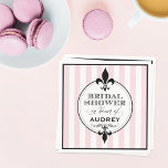 Guardanapo De Papel Chá de panela francês Vintage Pink Fleur de Lis<br><div class="desc">Os guardanapos de chá de panela de casamento com o tema "Vintage chic" francês apresentam símbolos decorativos em preto fleur de lis,  florescimento de ornamentados,  listras cor-de-rosa claro e salão branco,  e elegante texto personalizado que pode ser personalizado para a noiva-a-ser e para o seu evento magnifique Parisiense.</div>