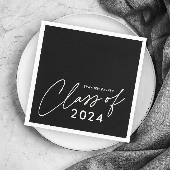 Guardanapo De Papel Classe de Graduação de Script Moderno (Simple Class of 2024 (editable year) black and white graduation party napkins.)