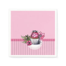 Cupcake de morango rosa com flores cor-de-rosa Nap