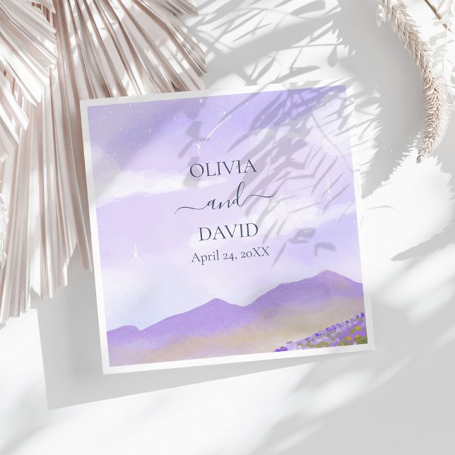 Guardanapo De Papel De Jantar Casamento Personalizado Da Paisagem Noturna Lilac  (Lilac Starry Night Landscape Custom Wedding Paper Dinner Napkins on a sunny white table.)