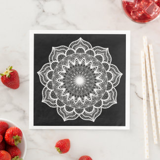 Guardanapo De Papel De Jantar Mandala Branco em Fundo Preto