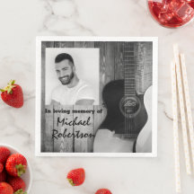 Memorial de Guitarras Elétricas em Preto e Branco