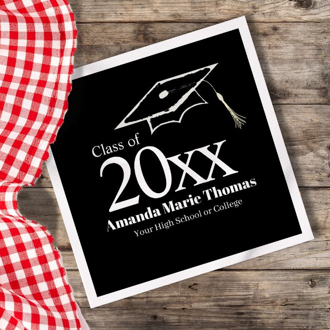 Guardanapo De Papel Design de Nome de Turma de Graduação de Roteiro Mo (Elegant black and white graduation napkins with custom name and class year design)