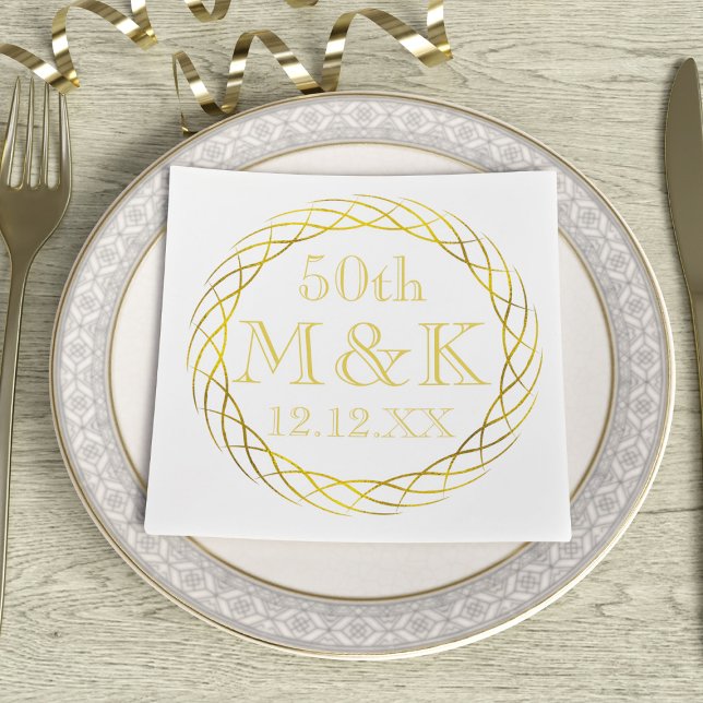 Guardanapo De Papel Dourada festa de aniversário de casamento Napkins (Add your initials and wedding date to these white and gold  50th wedding anniversary napkins)