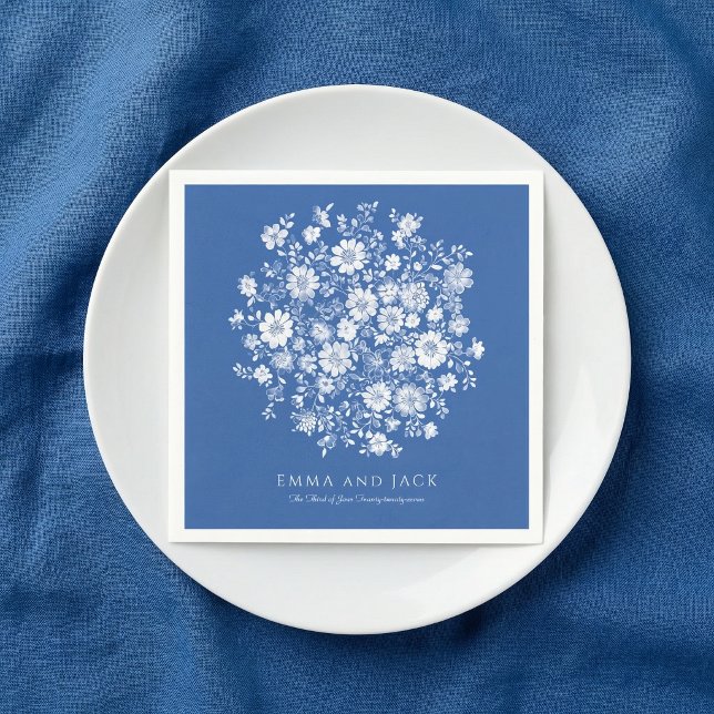 Guardanapo De Papel Dusty Blue Floral Bouquet Wedding names and date (Dusty Blue Floral Bouquet Wedding names and date Napkins)