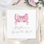 Guardanapo De Papel Ela é Casando de Arco de Rosa<br><div class="desc">Estes guardanapos chá de panela apresentam um design cor-de-rosa-seda com rotinas falsas. Você pode personalizar esses guardanapos com o nome da noiva. Estes guardanapos fazem parte de uma coleção que inclui produtos de chá de panela correspondentes.</div>