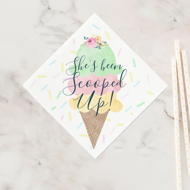 Guardanapo De Papel Ela foi esfregada no Chá de panela Sorvete (Sprinkle She's Been Scooped Up Ice Cream Bridal Shower Napkins)