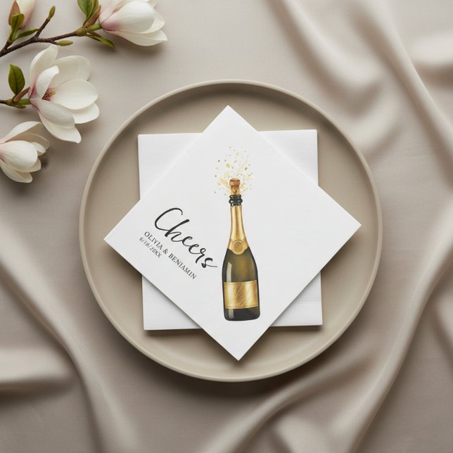 Guardanapo De Papel Elegant Custom Champagne Wedding Napkins with Name (Elegant wedding napkins personalized with the couple’s names)