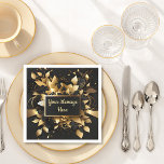 Guardanapo De Papel Elegante personalizado Dourado<br><div class="desc">Apresentando nosso belo Coquetel Negro e Dourado Napkins, projetado para adicionar um toque de sofisticação ao seu evento especial. O fundo preto elegante define o palco para os sotaques dourados que brilham elegância e estilo. Personalize este guardanapo inserindo sua própria mensagem. Este convite é perfeito para encontros formais, seja um...</div>