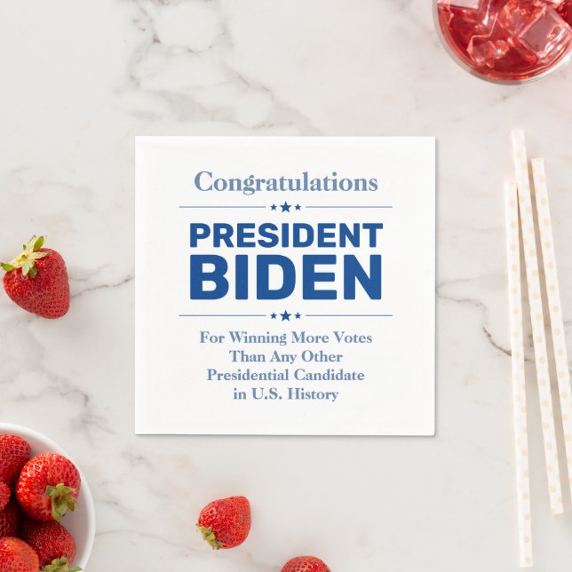 Guardanapo De Papel Felicita o Presidente Biden, Candidato Mais Votado (Insitu)