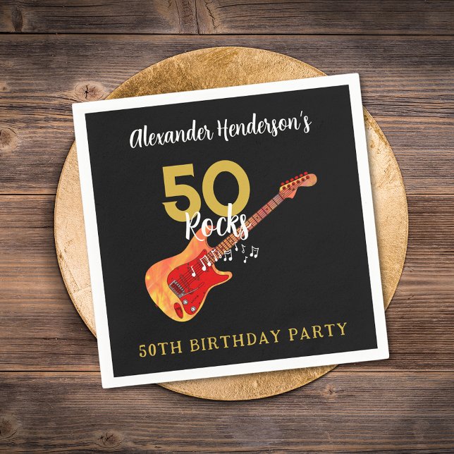 Guardanapo De Papel Festa de Aniversário de 50 anos do Rock and Roll (50 Rocks Cool Guitar black and gold 50th birthday party personalized napkin)