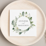 Guardanapo De Papel Flores Brancas e Casamento Personalizado Verde<br><div class="desc">Os elegantes guardanapos florais com seus nomes cercados por flores pintadas de jardina branca,  prendas de hálito de bebê,  dahlias,  folhas verdes de sage e folhas verdes vibrantes. Perfeito para jantas de ensaio de casamento e recepções de casamento! Projetado para coordenar com nossa coleção Lush White Flowers e Greenery.</div>