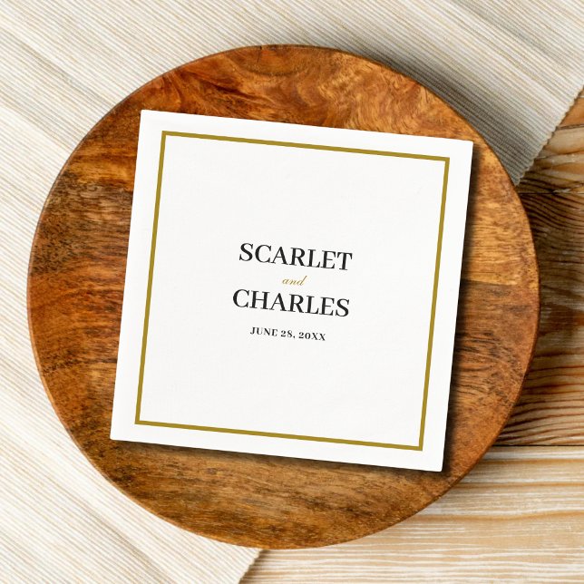 Guardanapo De Papel Formal Clássico Preto Dourado Monograma Casamento (Formal black and gold monogram napkins add a refined, elegant touch to wedding tables.)
