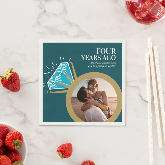 Guardanapo De Papel Foto do anel de ouro da festa do 4º aniversário de (Insitu)