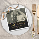 Guardanapo De Papel Foto Elegante Dourada Negra<br><div class="desc">Personalize com sua foto favorita de casamento e seus detalhes especiais de aniversário de casamento de 50 anos em ouro em tipografia de ouro em preto. Projetado por Thisnotme©</div>