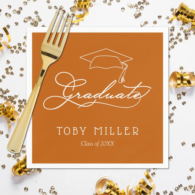 Guardanapo De Papel Graduação Laranja Queimada de Script Elegante Napk (White script grad cap on burnt orange personalized graduation napkins, paper plates in our store)