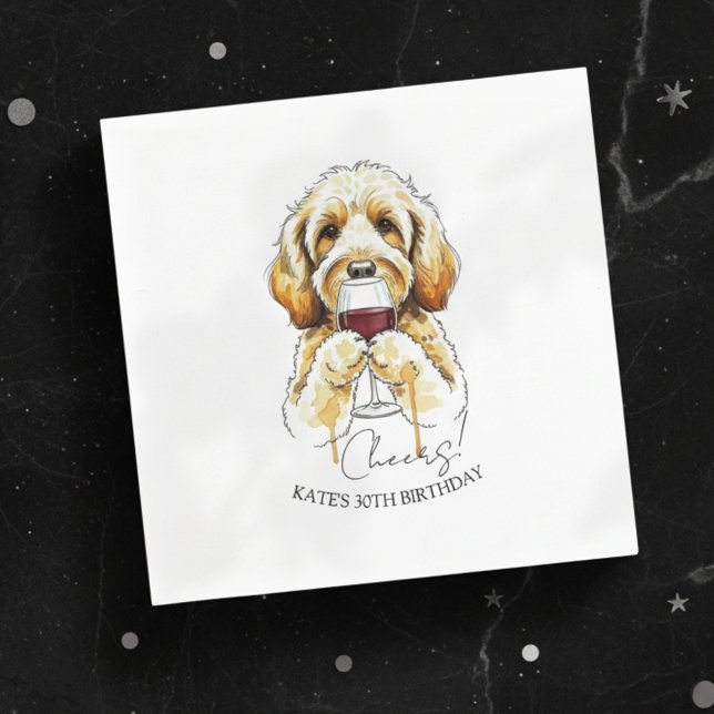 Guardanapo De Papel Hand Drawn Golden Doodle Red Wine Glass (Celebrate the occasion with this custom hand drawn golden doodle red wine glass napkin!)