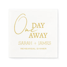 Janto de Ensaio Elegante Dourado a um dia de distâ