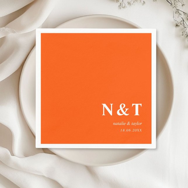 Guardanapo De Papel laranja monograma (Monogram, modern, simple, elegant orange napkins, with your names and date.)