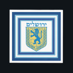 Guardanapo De Papel Leão de Judah Emblem Jerusalém Hebraico<br><div class="desc">Pacote de 50 guardanapos de coquetéis de papel branco com a imagem de um leão azul e amarelo de emblema Judah e bordas duplas e largas de azul aparadas em azul claro em branco. "Jerusalém" é impressa no topo do emblema em hebraico. Veja guardanapo de pano e portas copos correspondentes....</div>
