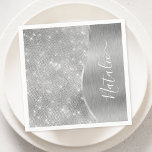 Guardanapo De Papel Metálico Personalizado Da Glitter De Prata Glam<br><div class="desc">Personalize facilmente estes metal escovado prateado e fraldas de toucinho com padrão de brilho glamouroso com seu próprio nome personalizado.</div>