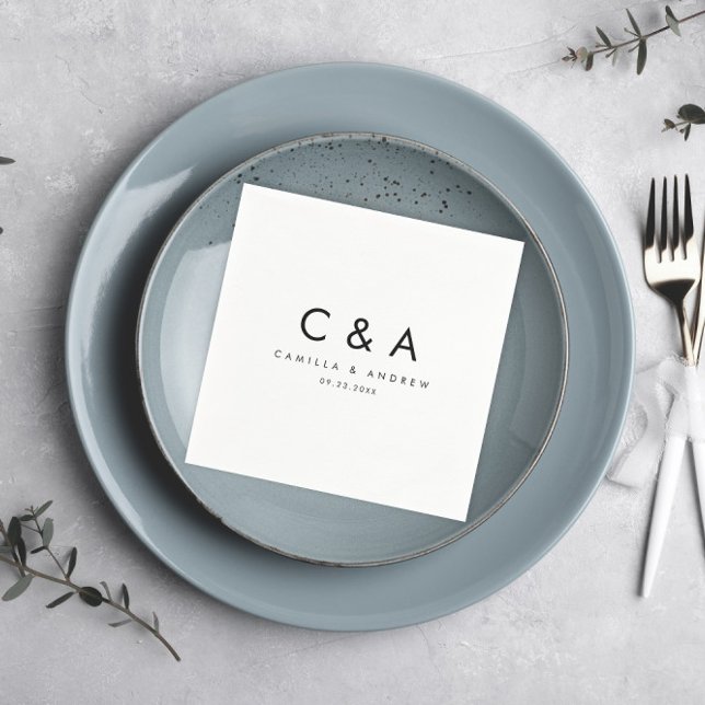 Guardanapo De Papel Monograma Simples de Casamento Preto e Branco (Simple Modern Black and White Wedding Monogram Cocktail Hour Party Napkins.)