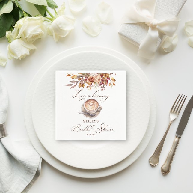 Guardanapo De Papel O amor está preparando um chá de panela de outono  (Love is brewing coffee fall themed bridal shower personalized monogram napkins template table decor)