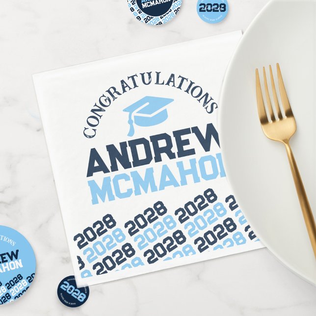 Guardanapo De Papel Papel de Festa de formatura personalizado Marinho  (Repeating Class Year + Baby Blue Graduation Cap Personalized Paper Napkins)