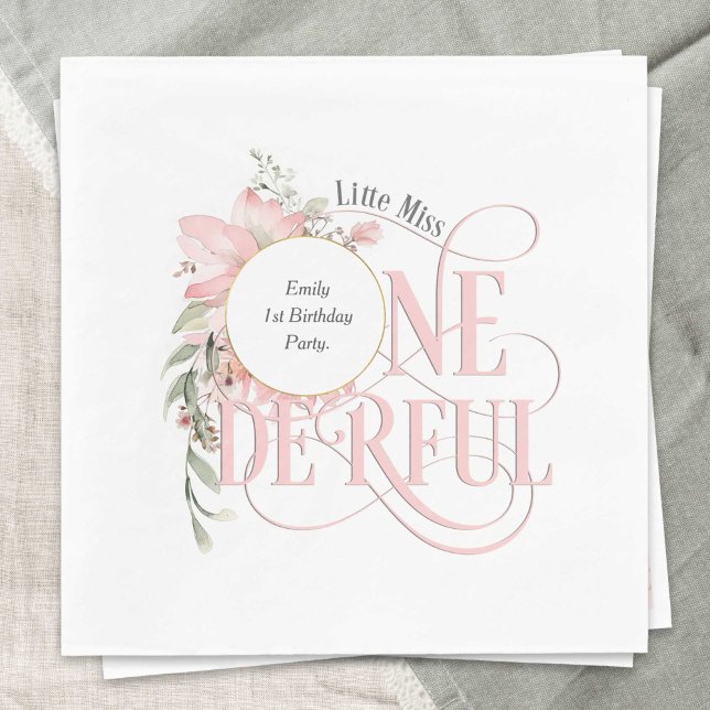 Guardanapo De Papel Pequena Miss Onederland primeiro aniversario de fl (Pink Little Miss Onederland Themed personalized 1st birthday paper napkin.)