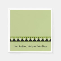 Pequeno padrão de coração verde acentuado