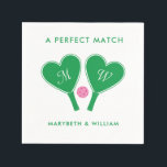 Guardanapo De Papel Pickleball de Casamento Rosa e Verde<br><div class="desc">Esses guardanapos personalizados são perfeitos para festas de solteira, casais, chás, casamentos e muito mais com um tema de picleball. Estes guardanapos apresentam ilustrações de pílulas de esferas cardíacas em forma de coração e uma bola de picles e estão prontos para serem personalizados com sua própria manchete, iniciais em pás...</div>