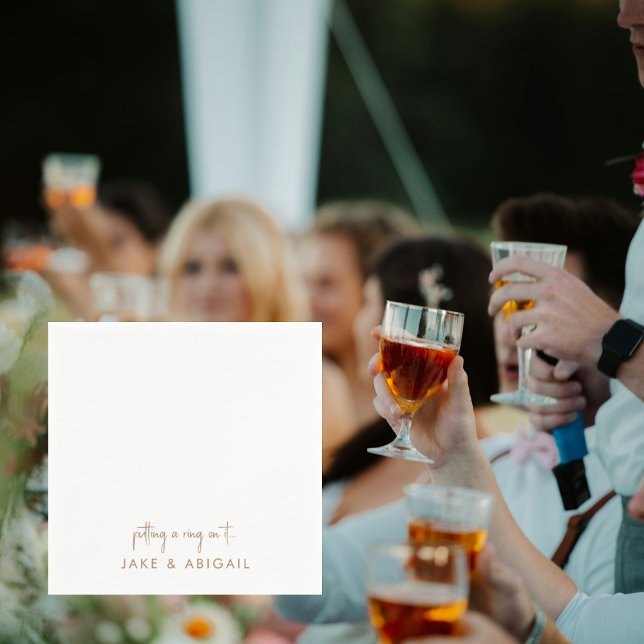 Guardanapo De Papel Putting a Ring on It Personalized Engagement Party (Criador carregado)