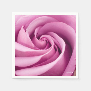 Guardanapo De Papel Rosa do rosa dobrado à perfeição
