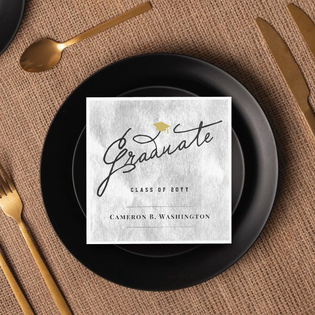 Guardanapo De Papel Script de Graduada Elegante Festa de Graduação com (Stylish Graduate Script Silver Foil Modern Graduation Party Paper Napkin @ zazzle.com/color_therapy)