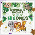 Guardanapo De Papel Selva Uma Selva Safari Gêmeos Animais Primeiro Ani<br><div class="desc">Seus gêmeos estão virando um? Este design Wild One é perfeito para o seu primeiro aniversario. O tema safari da selva mostra um desenho ilustrado: macaco,  preguiça,  elefante,  leão e girafa! Festa com este design verde folha!</div>