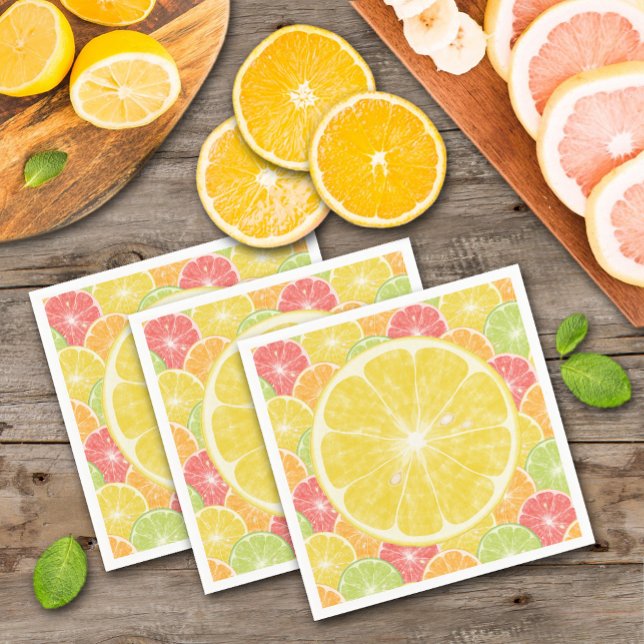 Guardanapo De Papel Setas de Limão Citrus (Lemon slice on a background of citrus slices cocktail napkins)