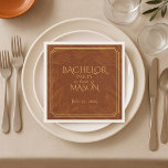Guardanapo De Papel Tema de Festa de Despedida de Solteiro com Bar de<br><div class="desc">Adicione um estilo refinado à sua celebração com este guardanapo de festa de solteiro em tons de ferrugem e dourado. Com um design elegante com tipografia dourada e ilustrações botânicas sutis de folhas de tabaco e elementos de açafrão,  é o detalhe perfeito para uma noite sofisticada do noivo.</div>