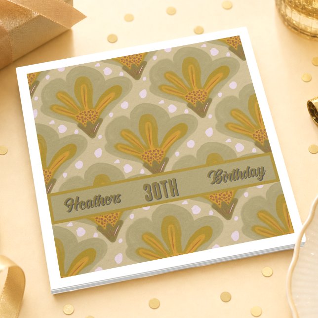 Guardanapos com Flores de Aquarela Dourada e Texto (Hand painted golden flowers with an area to customize make these paper napkins chic and cute)