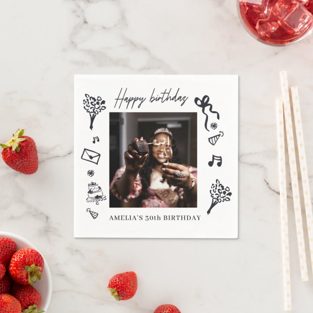 guardanapos de aniversário com foto rabiscados (Insitu)